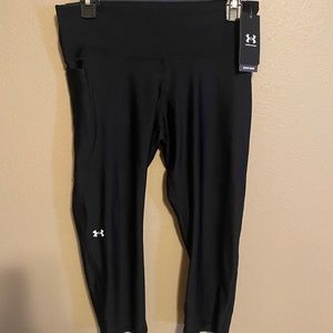 NWT UNDER ARMOUR heatgear compression capris. Size Large
